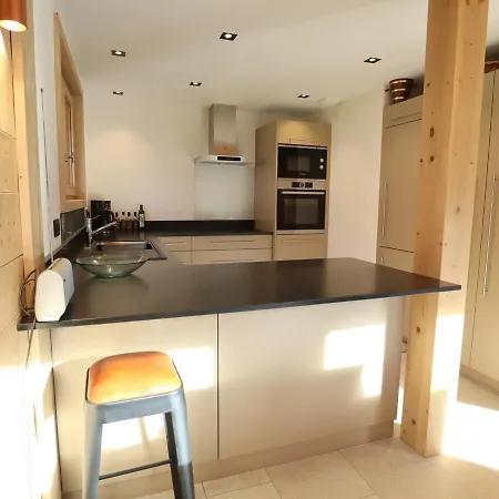 Neuf Expose Plein Sud A 600m Des Pistes Avec Terrasse Et Parking - Fr-1-623-299 *